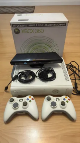 Xbox 360 DESBLOQUEADO + Sensor Kinect + 2 Controles Originais