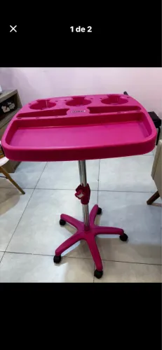 Vendo carrinho auxiliar Dompel, modelo Vênus, na cor rosa.  Fone 47/ *