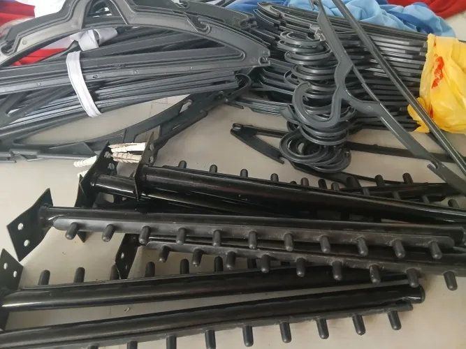 Araras reta pra loja de roupas e 40,00