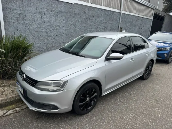 Volkswagen Jetta Comfortline 2.0 T.flex 8V 4P Tipt. 2014