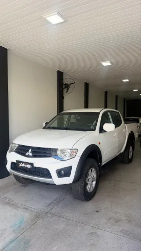 Mitsubishi L200 Triton GL 3.2 CD TB Int. Dies. Mec. 2015