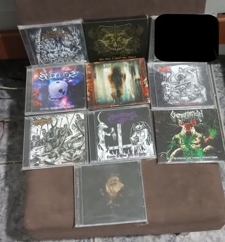 CDs Black, Death, Doom Zerados E Seminovos.