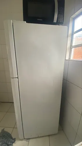 Geladeira com gelo seco