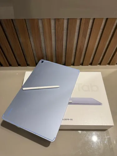 Galaxy Tab S10FE+, 5G, 128Gb com garantia até Março/2027 - Em até