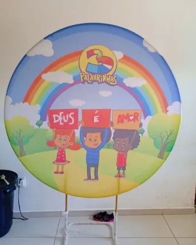 Vendo esse arco para painel 1.50  cm e essa bomba de encher balão cada um por 100 reais  