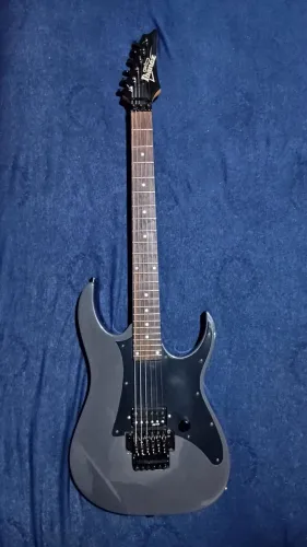 Guitarra Ibanez Gio, Floyd Rose com capitador HH777