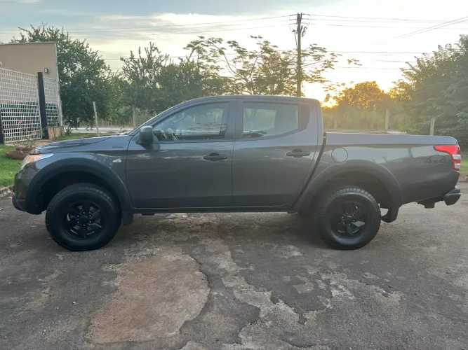 Mitsubishi L200 Tri. Outdo. GLS 2.4 CD 4X4 Die. AUT 2023