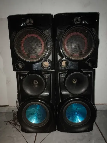 Vendo essas 4 caixa de som
