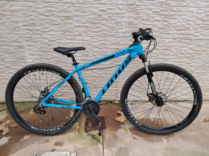 Bicicleta Lotus Cxr 29X19" Azul e Preta 21V 2022