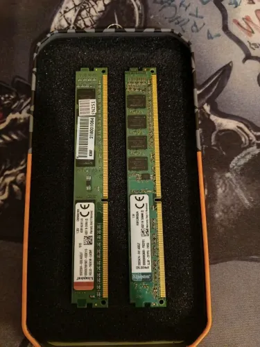 Memória RAM DDR3 2X4<br>R$60,00<br>PRA SAIR AGORA!