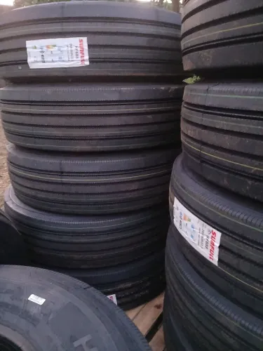 Pneus 295/80 R 22,5