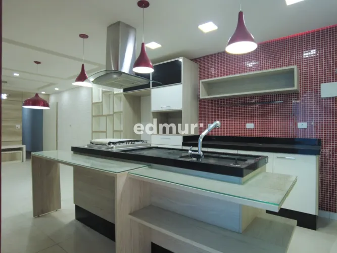 CASA para ALUGUEL com 160m² no bairro VILA TIBIRIçá com 4 quartos e 3 vagas. Santo André,