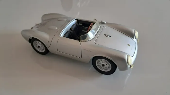 Miniatura Diecast Porsche 550 A Spyder Maisto