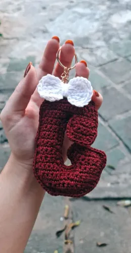 Chaveiro de Letra em Crochê