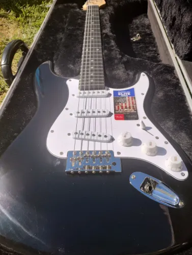 Guitarra fender chinesa