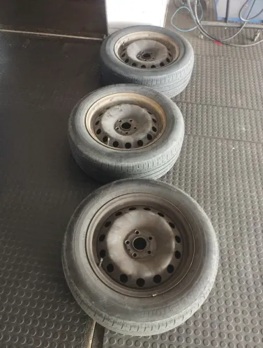 4 PNEUS GOODYEAR 215/60 R16