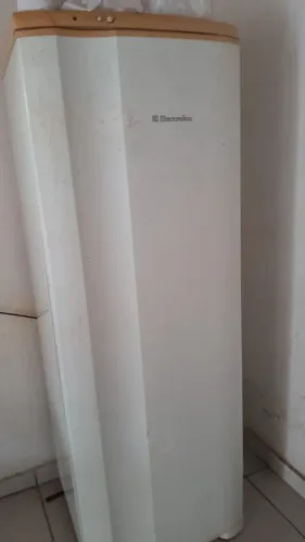 Preciso vender essa geladeira o mais rápido 