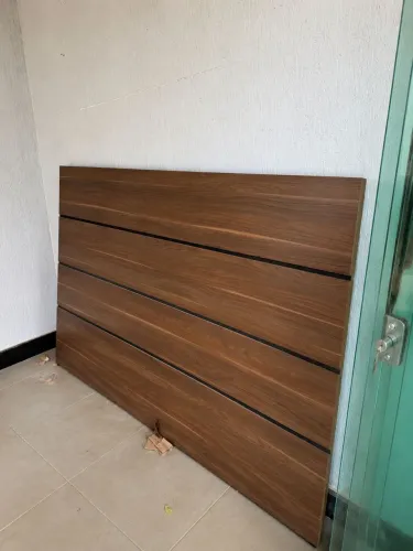 Painel/Cabeceira de cama em MDF amadeirado
