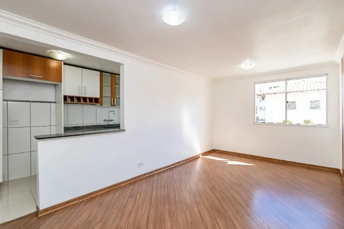 Apartamento térreo elevado com 2 dormitórios à venda, 50 m² por R$ 410.000 - Bacacheri - C