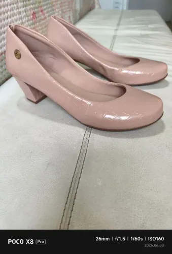 Sapato fechado nude nunca usado