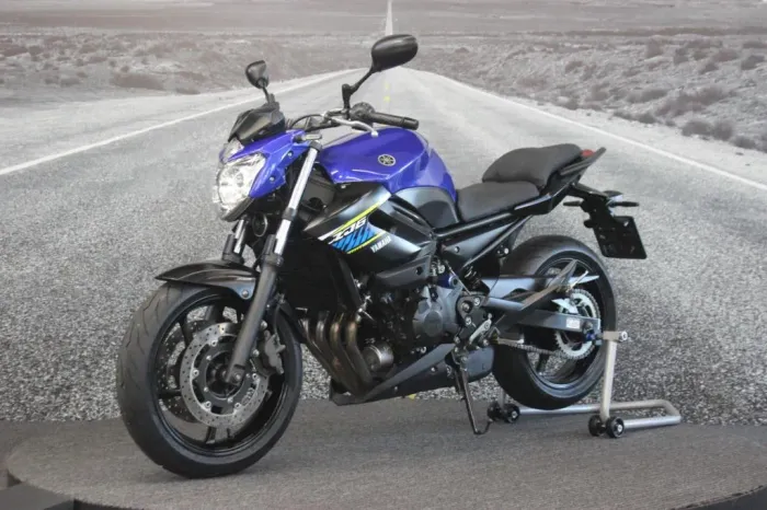 YAMAHA XJ6 N/ABS 2018