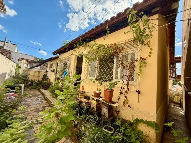 Casa Linear 03 quartos com excelente localização no bairro Vila Lenira - Colatina/ES