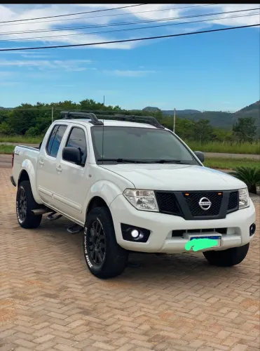 Nissan Frontier SL CD 4X4 2.5tb Diesel AUT 2014