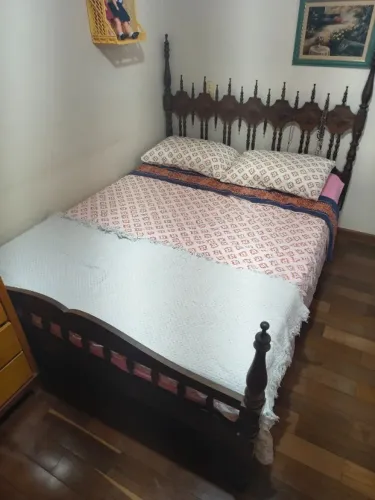 Cama de Casal madeira massiça + Colchão 