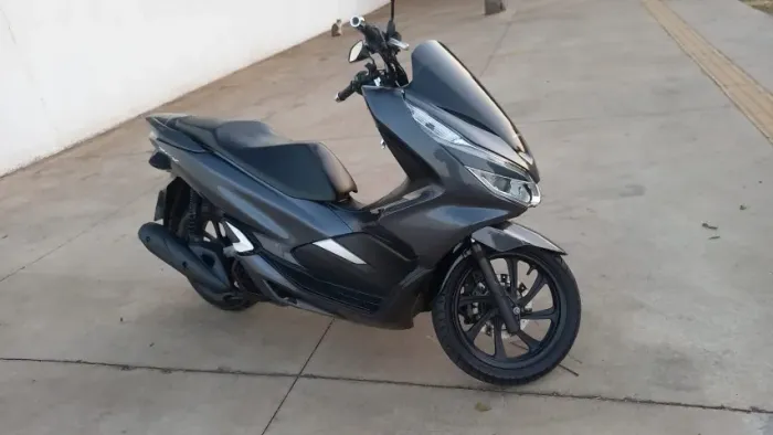 Honda PCX 150 com 2026 pago ano 2021