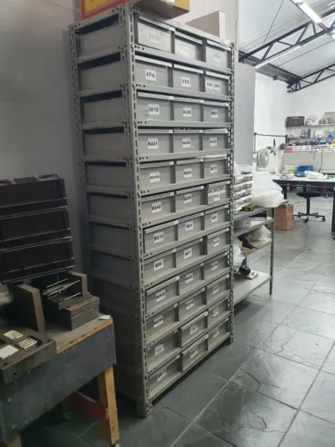 Estante de aço com 36 gavetas metálicas 2,00 m x 92 cm - almoxarifado/oficina