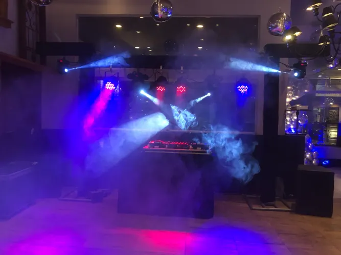 MOVING ILUMINAÇÃO PARA DJ 