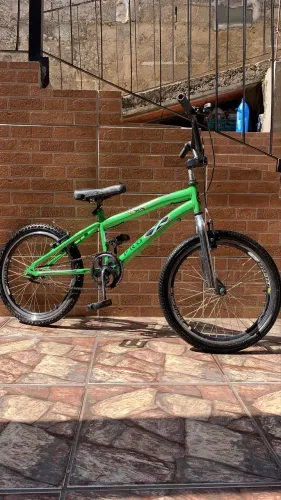 BMX Aro 16 em Ótimo Estado - Pronta para Andar