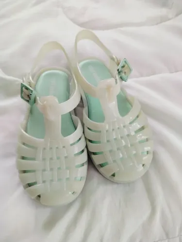 ? Mini Melissa <br>? 23/24 <br>? R$ 35,00