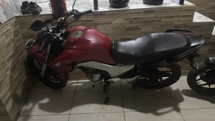 Vendo titan 160