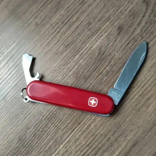 WG3045 - Canivete Suíço Wenger usado - Modelo Classic 62