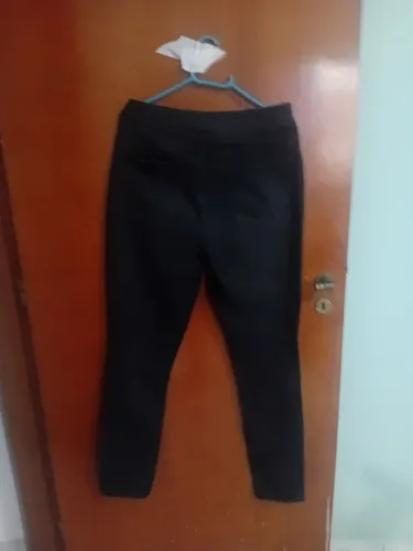 Calça preta pouco uso