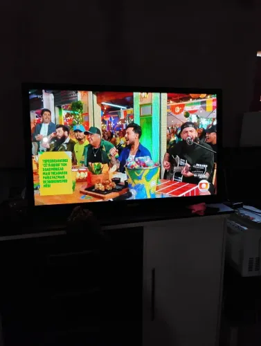 Tv Samsung 43 ( obs não é esmart ) funcionando perfeitamente 600 reais