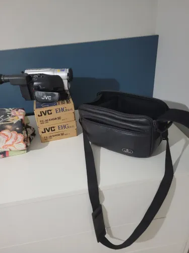 Filmadora JVC com maleta e 20 fitas EHG jvc