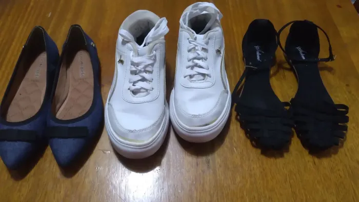 Vendo 3 pares de calçado juvenil as numeração está neles