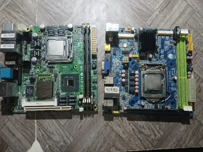 Dupla Placa-Mãe + Processadores Intel ? IH61X4/i3-3210 + LV-676/E2140