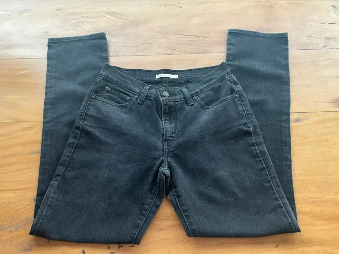 calça jeans preta levis y2k
