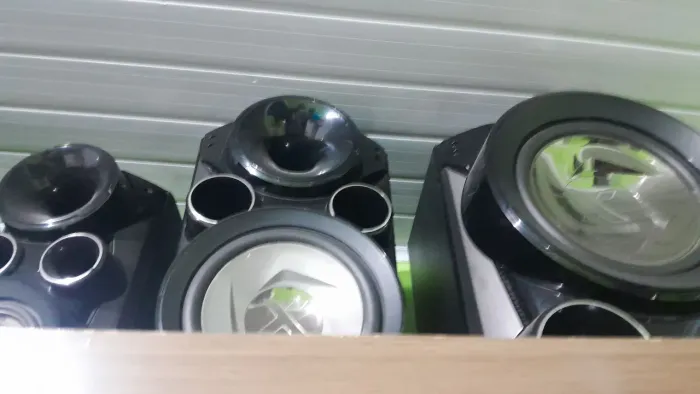 Rádio am/fm com 6 caixas de som