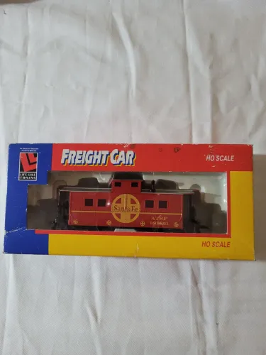 Ferromodelismo - Vagão tipo caboose da ferrovia Santa