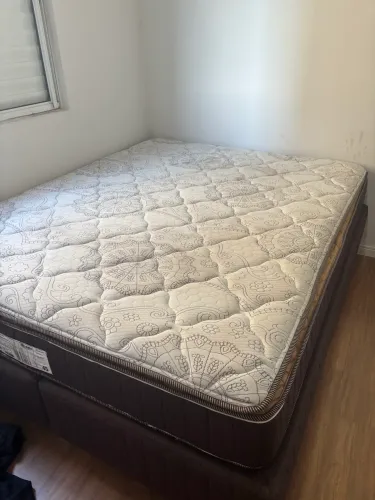 Cama box Queen ***venda com urgência***
