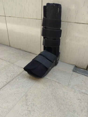 Bota ortopédica imobilizadora longa