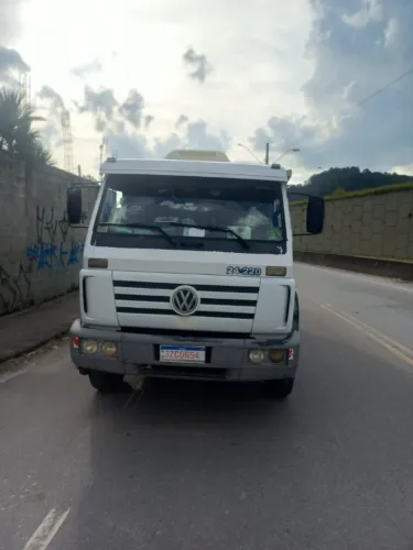 CAMINHÃO CAÇAMBA 6X4