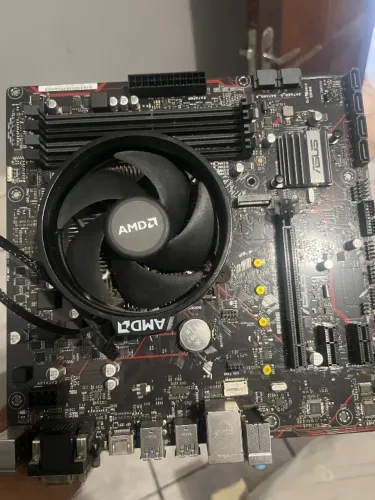Placa mãe e processador:Processador:Amd ryzen 5 3600 Placa mãe:AsusPrime B450M Gaming DDR4