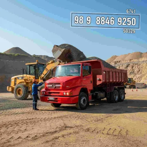 Carrada d barro, entulhos, brita, pedras, areia etc.. Disk Carrada