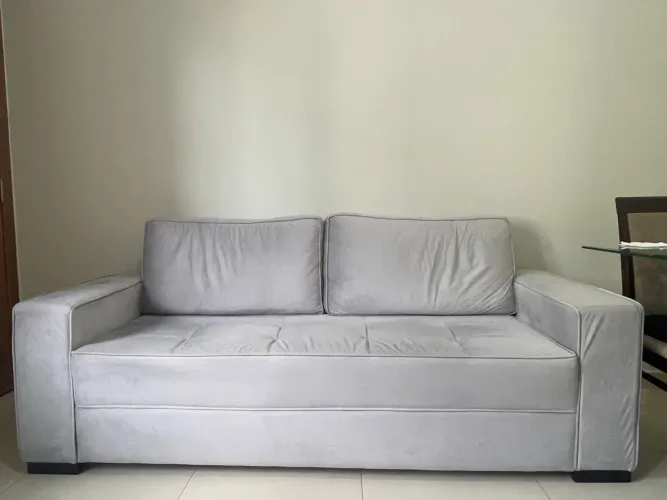 Sofá de 3 lugares 2,10m x 80cm em veludo cinza