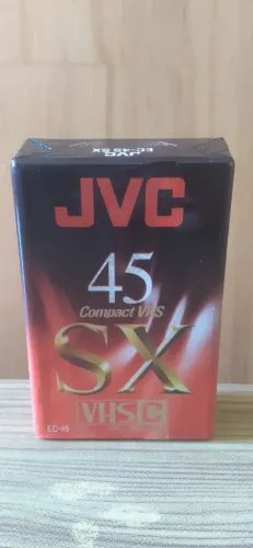 Fita JVC 45 Compact VHS por apenas R$ 45,00